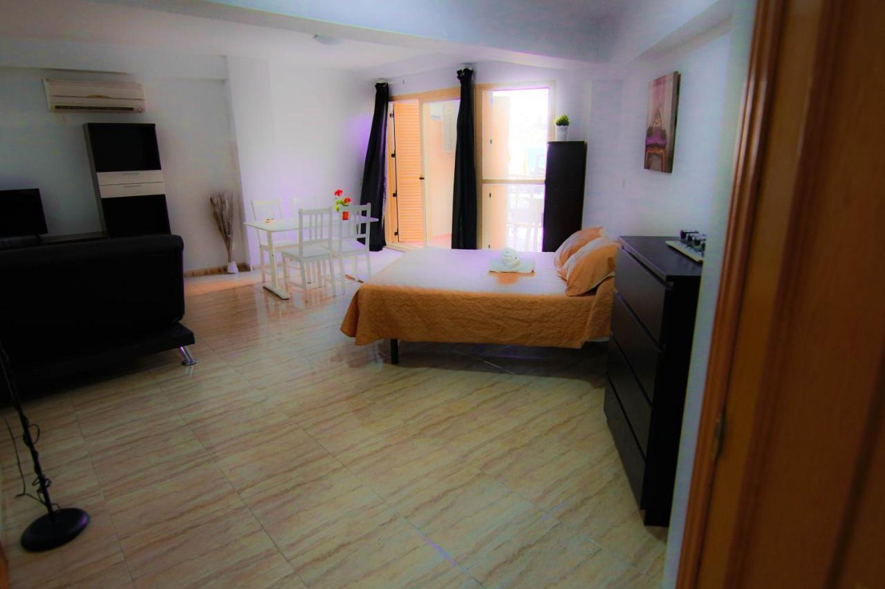 Puerta Del Sol Trm Only Adults Aparts Appartement